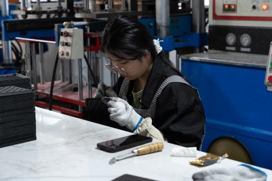 Quality Control Inspection at Ningbo Sai'an Factory - Microwave Grill Pot Production Line Testing